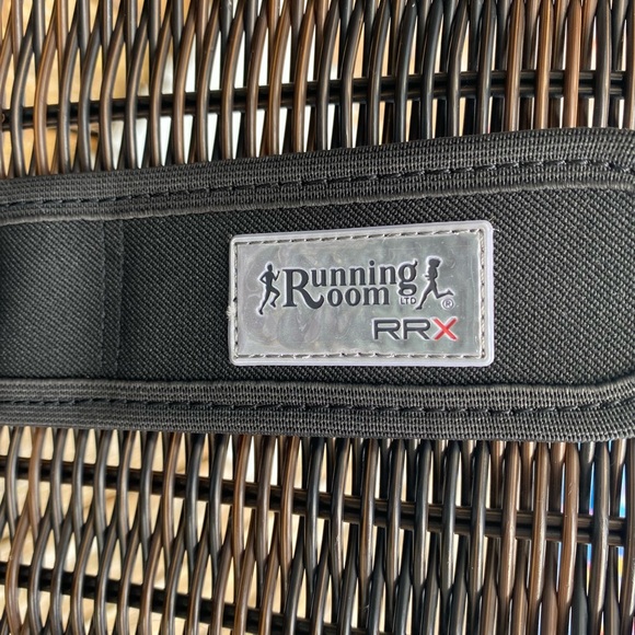 Running room 4 pack 7 ounce bottles hydration belt
PREOWNED/used once - Picture 3 of 8